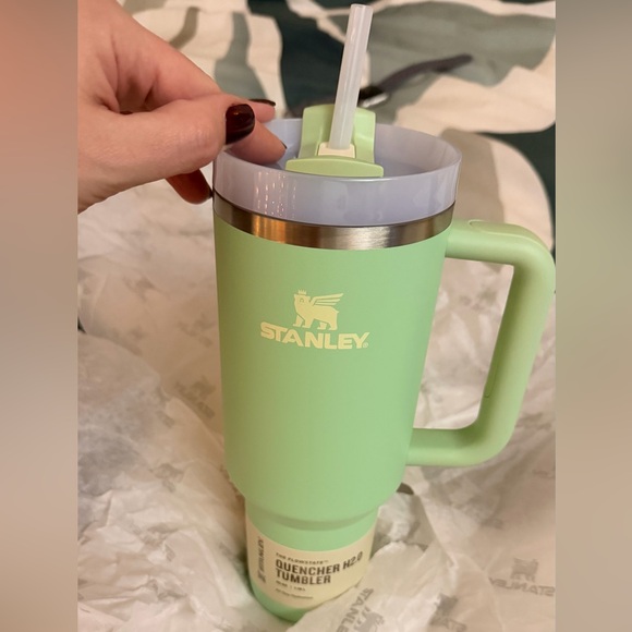 Quencher H2.0 Flowstate Tumbler 40oz - Picture 2 of 11